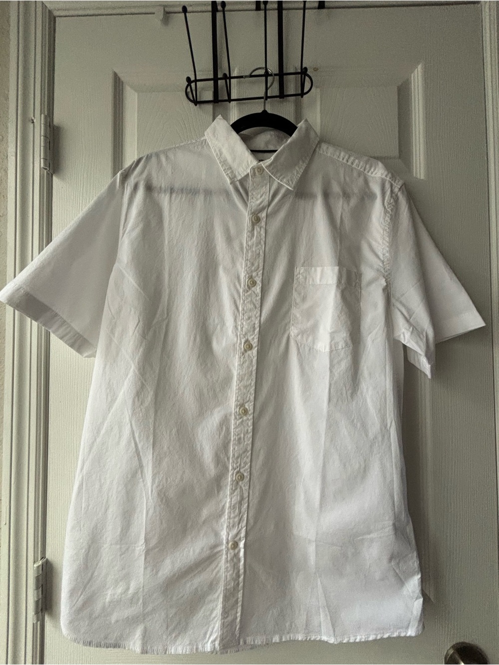 Amazon Essentials Men’s Size L White Short-Sleeve Button-Down Shirt